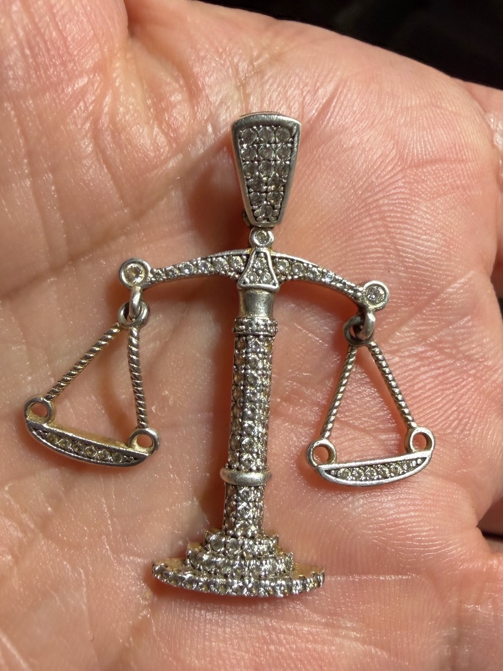 GND 925 Sterling Silver Libra Scale Pendant